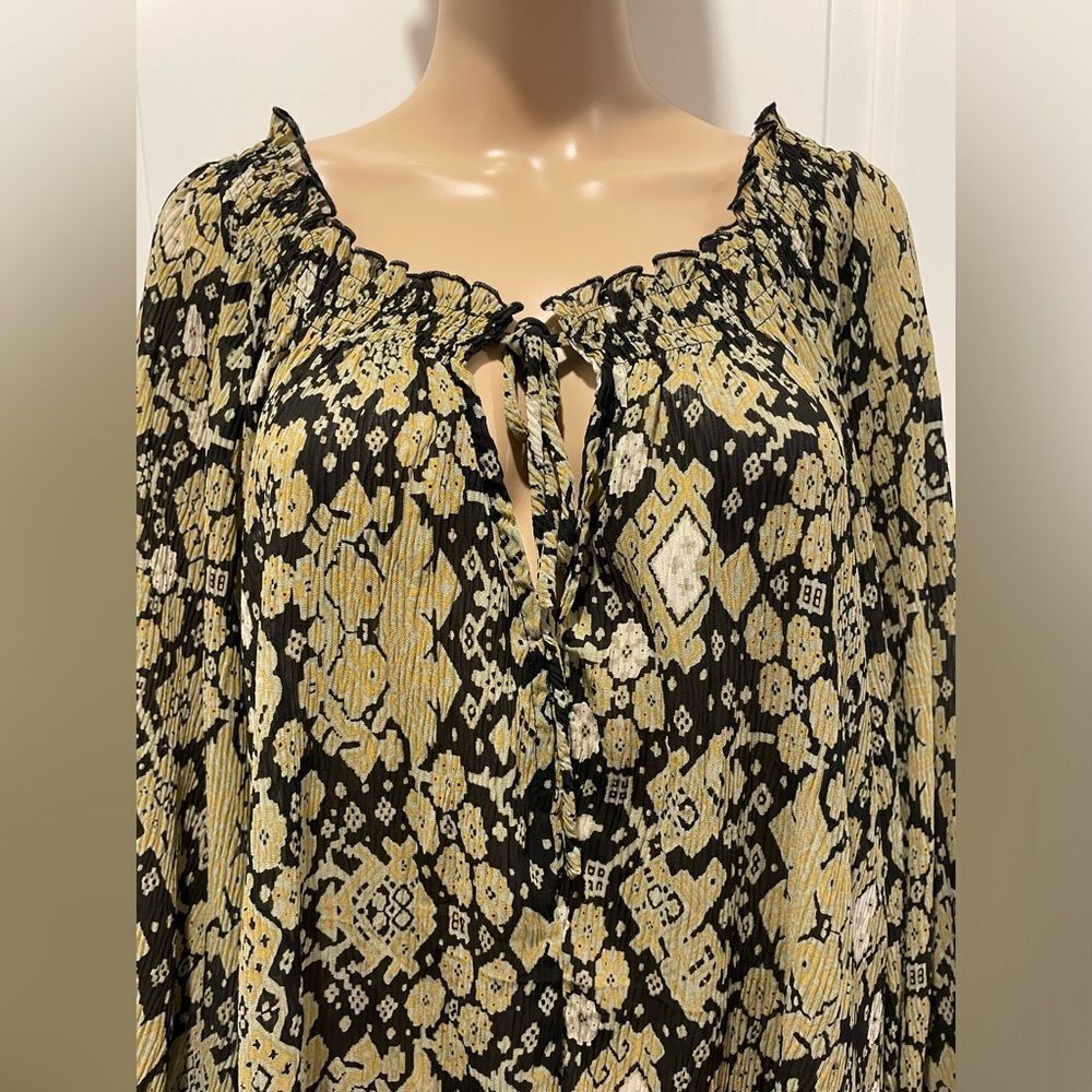Merritt Floral Black and Gold Women's Top size XL - Picture 2 of 4